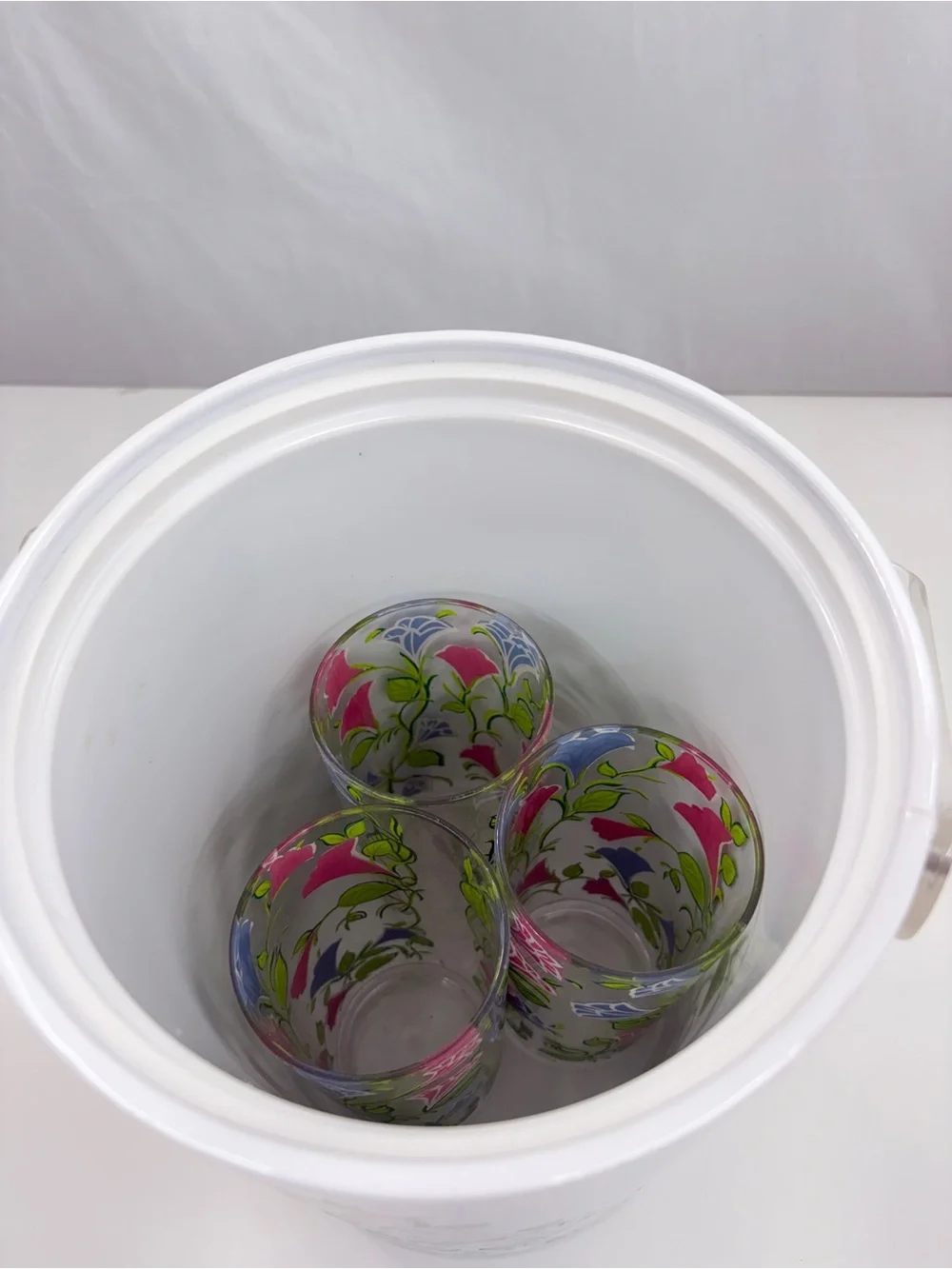 H. J. Stotter vintage acrylic 4 pc vtg floral beverage set ice bucket 3 tumblers